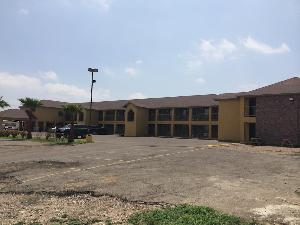 Country Hill Inn & Suite Eagle Pass Exterior foto