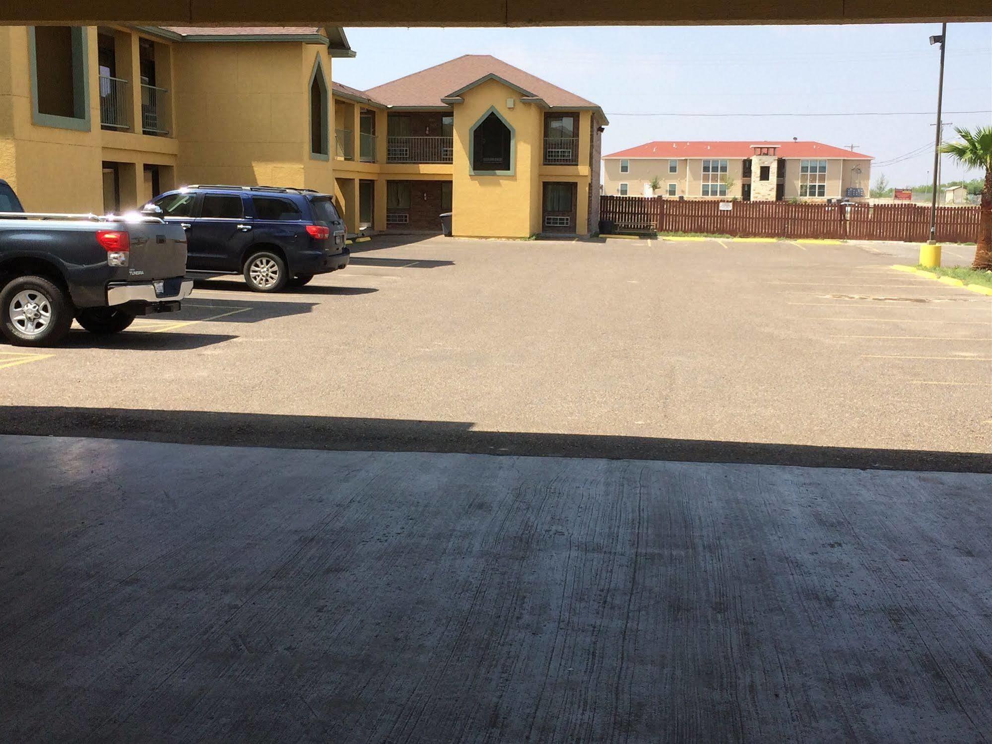 Country Hill Inn & Suite Eagle Pass Exterior foto